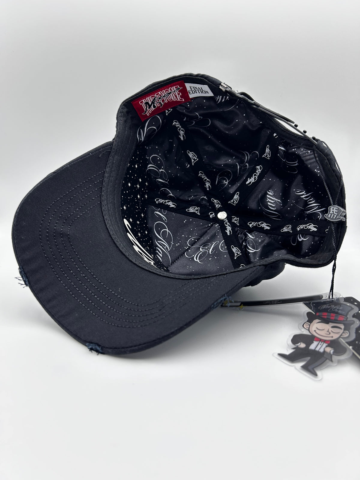 31 hats “LA Universe”