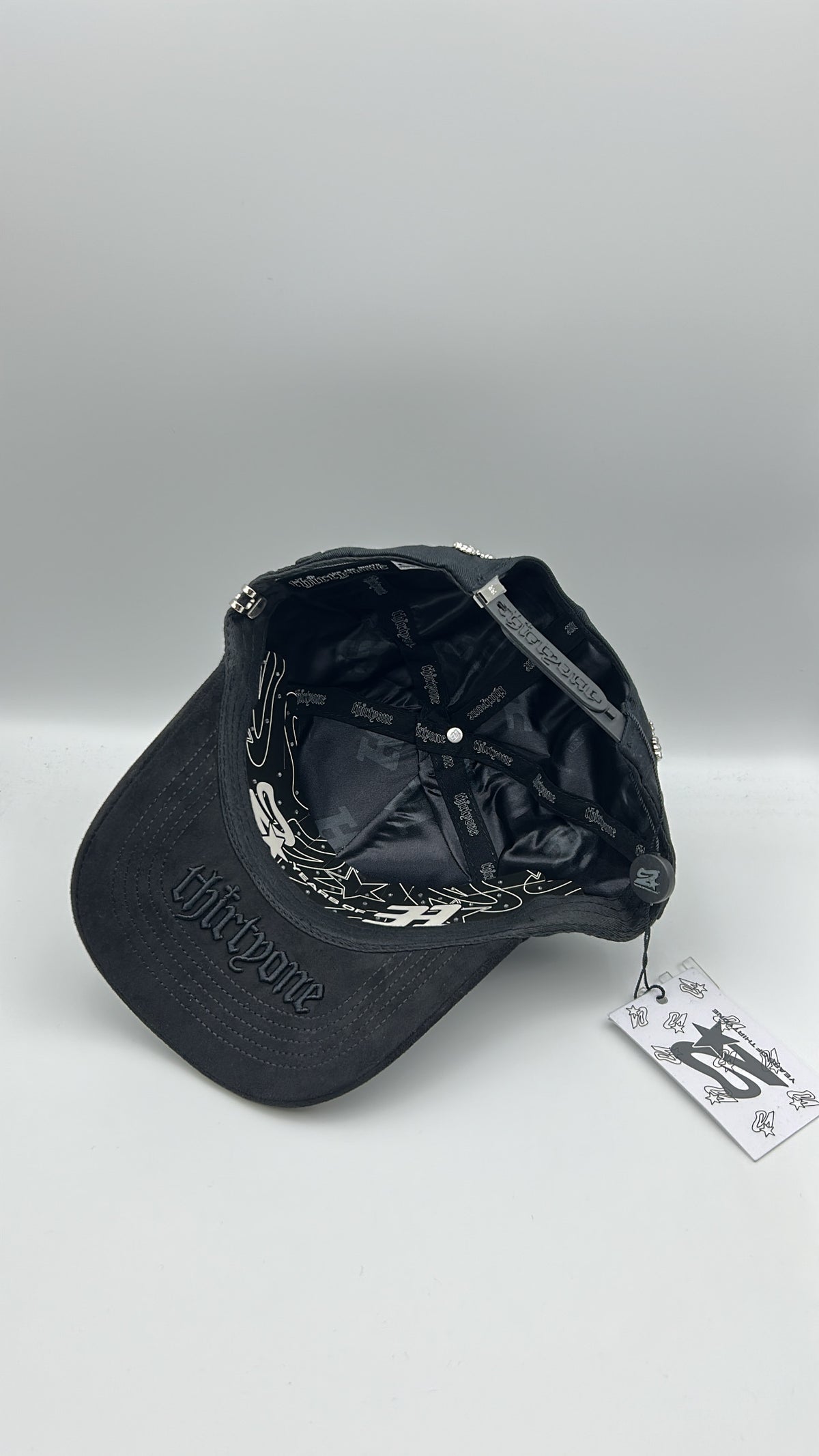 31 hats “31 vs The World”