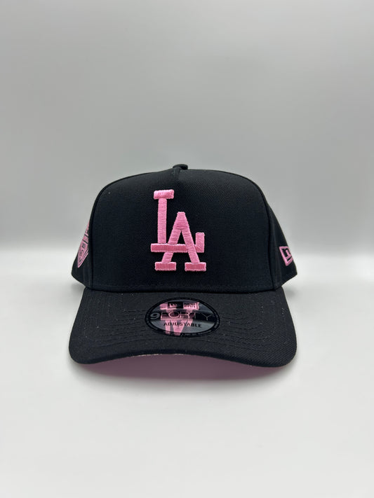 New era “broche”