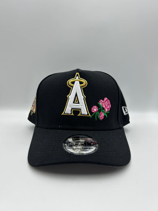 New era “broche”
