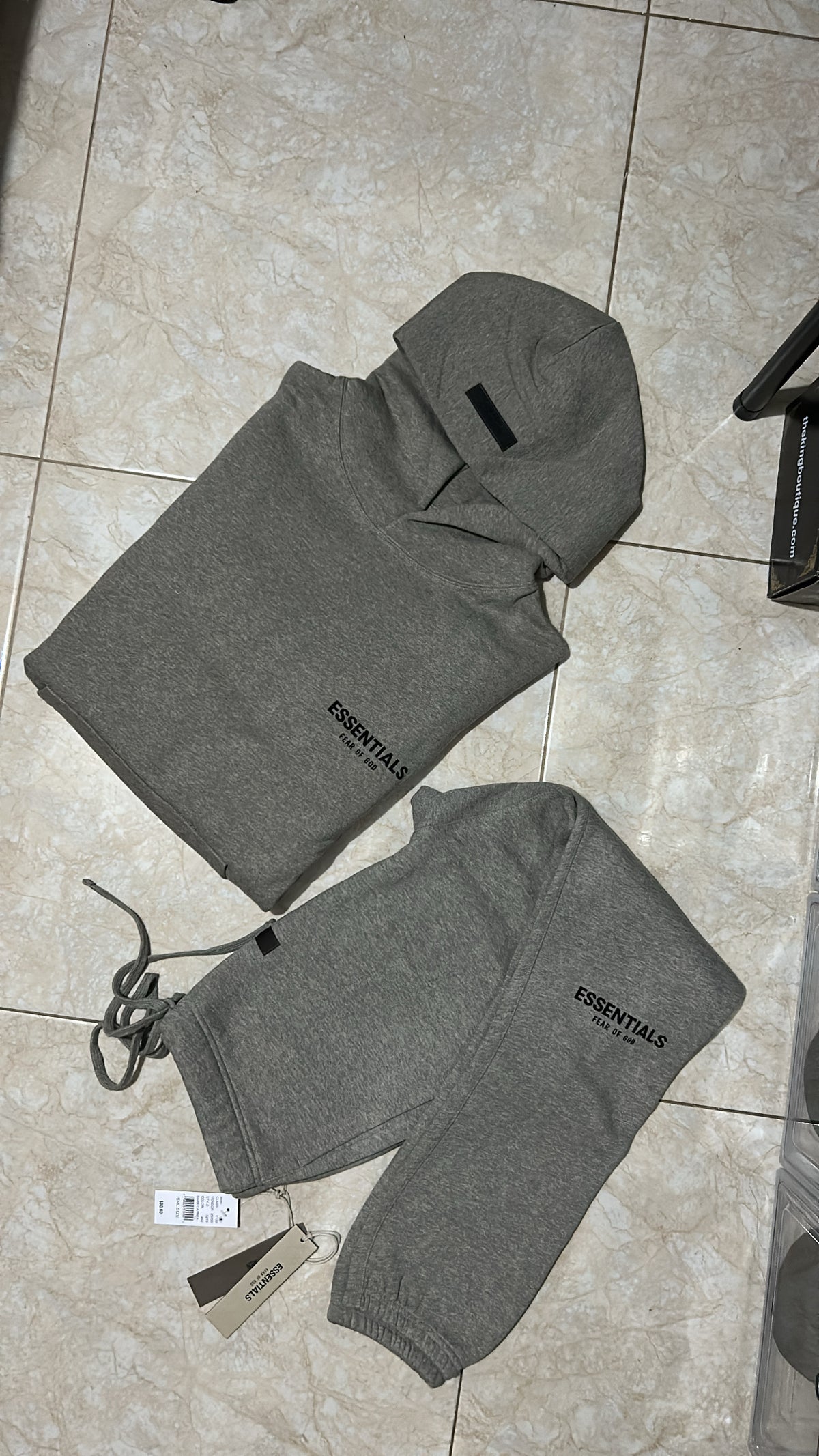 Conjunto Essentials “Gris”