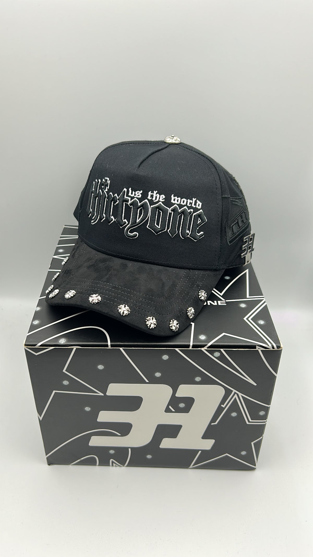 31 hats “31 vs The World”